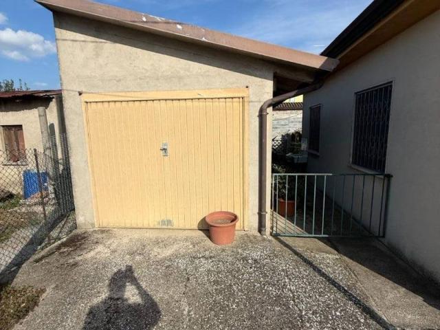 Villa Indipendente in vendita a Serravalle Po, Lombardia