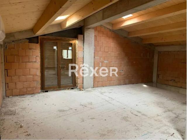 Villa Indipendente in vendita a Serravalle di Chienti, Macerata