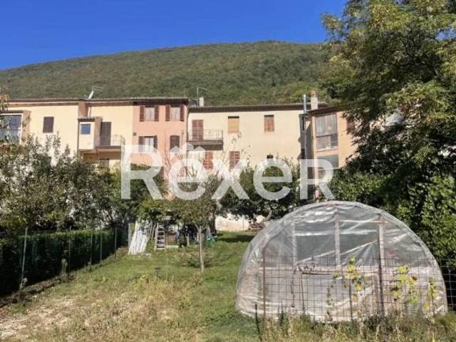 Villa Indipendente in vendita a Serravalle di Chienti, Macerata