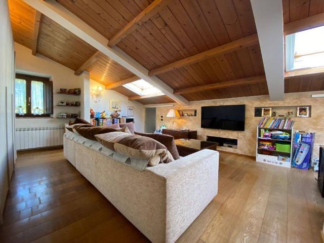 Villa Indipendente in vendita a Serravalle Pistoiese, Pistoia