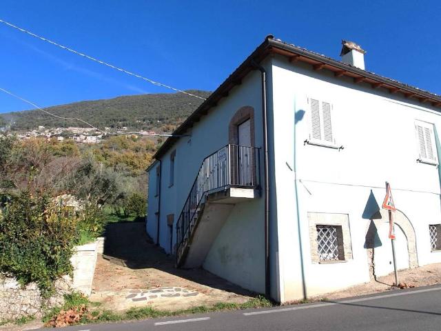 Villa Indipendente in vendita a Serrone, Lazio