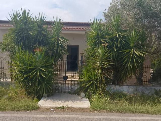 Villa Indipendente in vendita a Avezzano-Sorbello, Sessa Aurunca