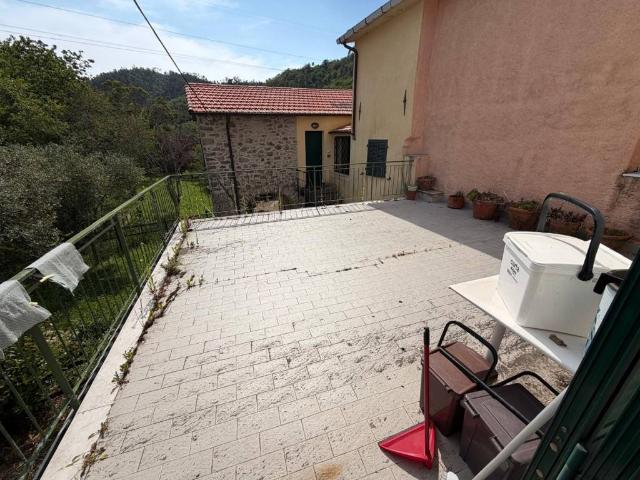 Villa Indipendente in vendita a Sesta Godano, Liguria