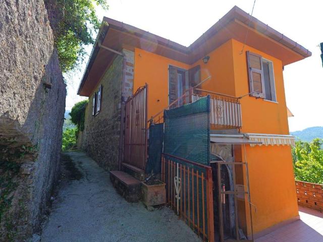 Villa Indipendente in vendita a Sesta Godano, Liguria