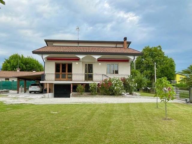 Villa Indipendente in vendita a Sesto Al Reghena, Friuli-Venezia Giulia