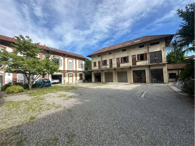 Villa Indipendente in vendita a Abbazia, Sesto Calende
