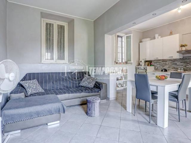 Villa Indipendente in vendita a Lisanza, Sesto Calende