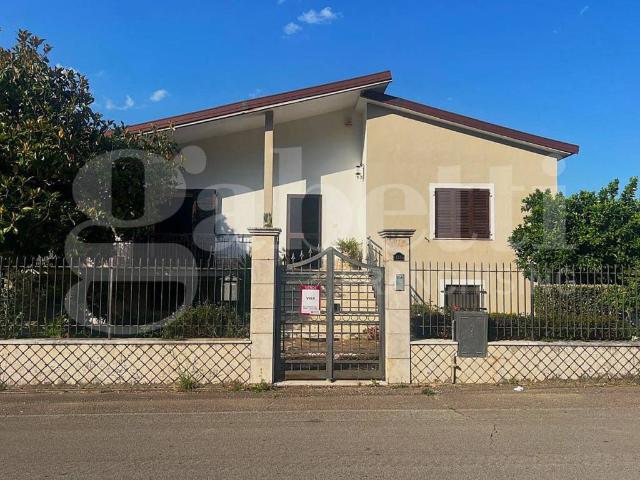 Villa Indipendente in vendita a Sesto Campano, Molise