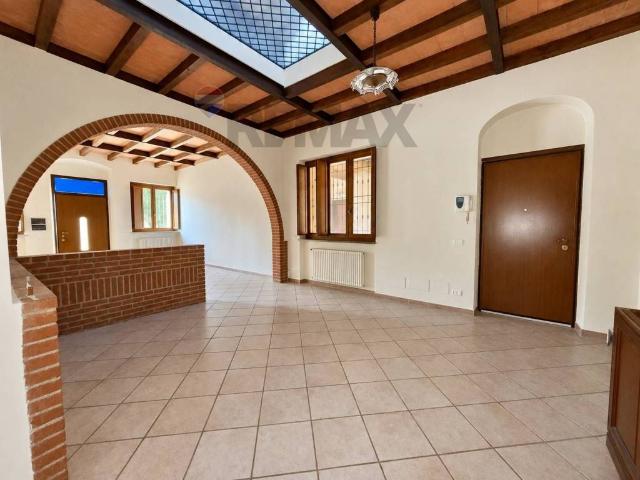 Villa Indipendente in vendita a Sesto Cremonese, Sesto ed Uniti