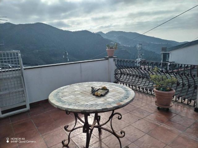 Villa Indipendente in vendita a Ne, Sestri Levante