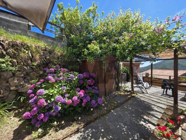 Villa Indipendente in vendita a Ne, Sestri Levante