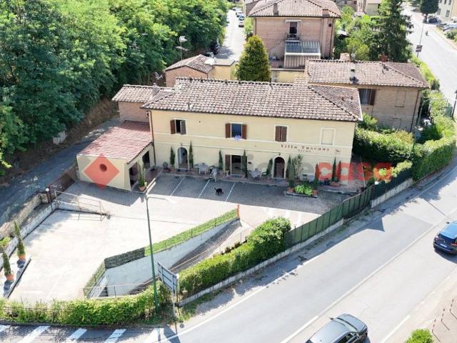 Villa Indipendente in vendita a Costafabbri, Siena