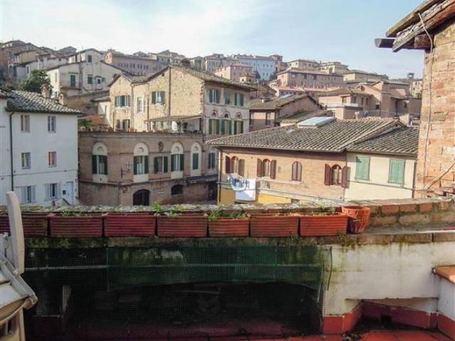 Villa Indipendente in vendita a Contrada del Drago, Siena