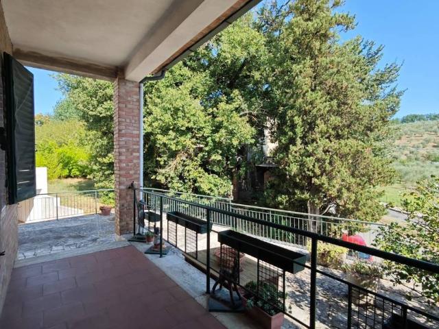 Villa Indipendente in vendita a Costalpino, Siena