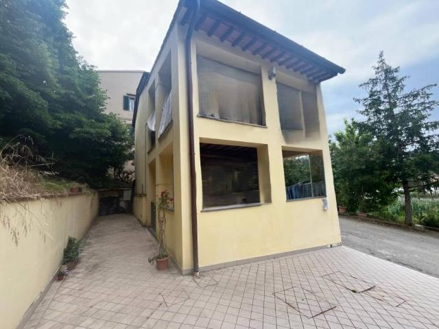 Villa Indipendente in vendita a Signa, Toscana