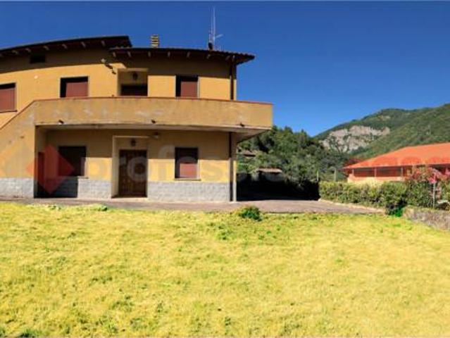 Villa Indipendente in vendita a Unione Comuni Garfagnana, Sillano