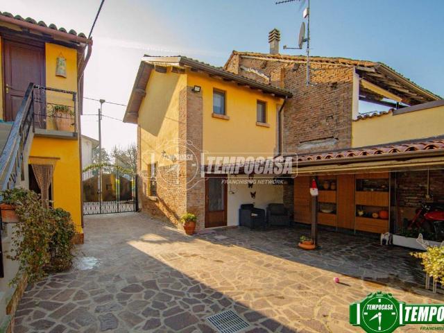 Villa Indipendente in vendita a Silvano Pietra, Lombardia