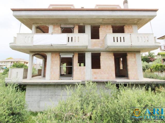 Villa Indipendente in vendita a Silvi, Abruzzo