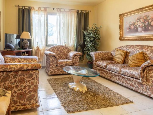 Villa Indipendente in vendita a Duai, Capo Comino