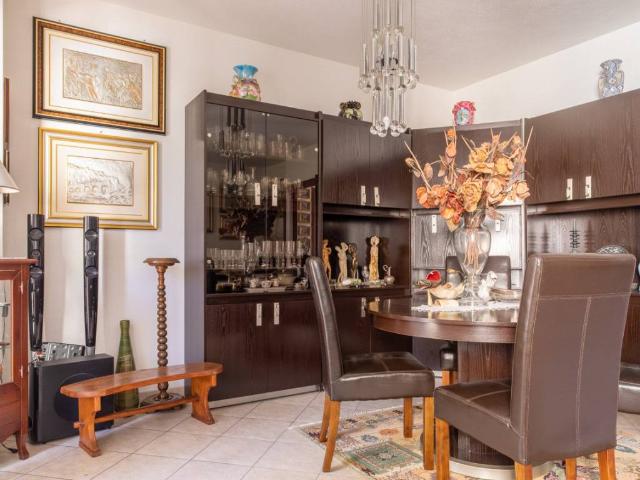 Villa Indipendente in vendita a Duai, Capo Comino