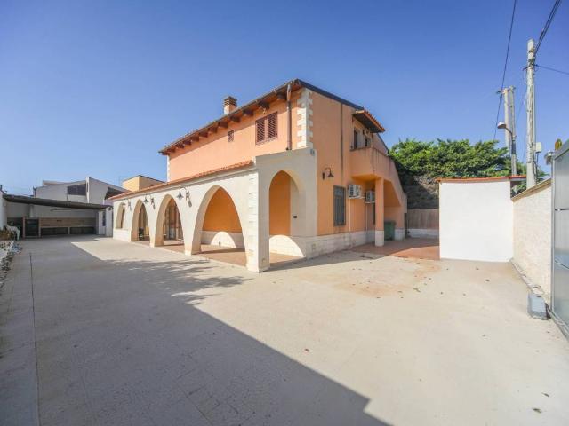 Villa Indipendente in vendita a Siracusa, Sicilia