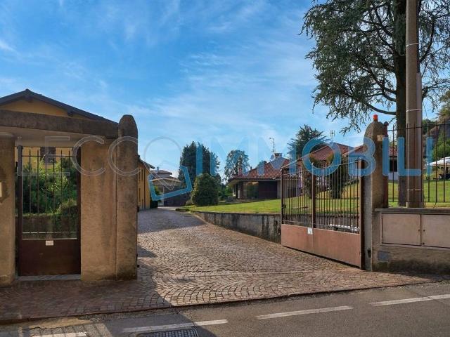 Villa Indipendente in vendita a Sirone, Lombardia
