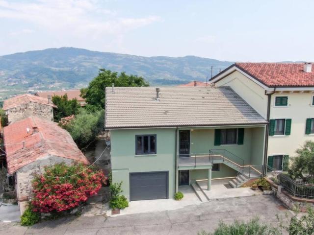 Villa Indipendente in vendita a Soave, Veneto