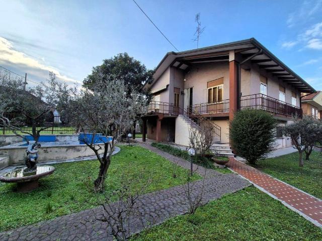 Villa Indipendente in vendita a Soave, Verona