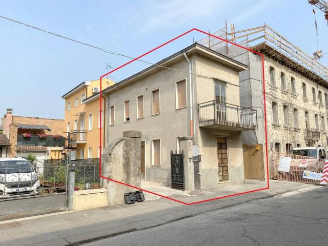 Villa Indipendente in vendita a Soave, Verona