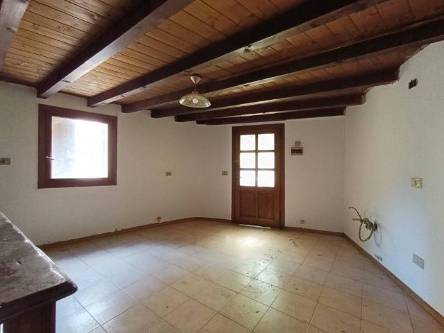 Villa Indipendente in vendita a Solagna, Veneto