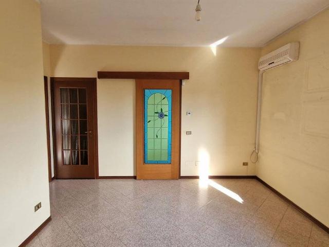 Villa Indipendente in vendita a Solaro, Lombardia