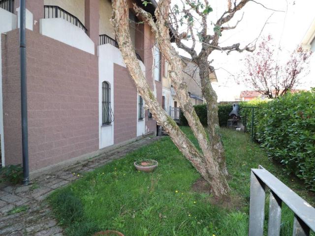 Villa Indipendente in vendita a Solaro, Milano