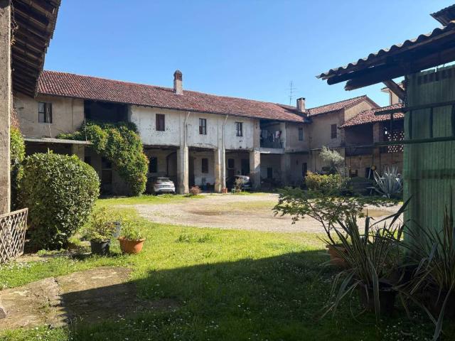 Villa Indipendente in vendita a Solaro, Lombardia