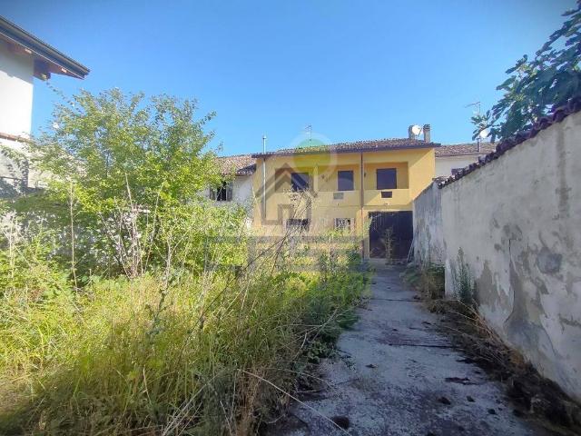 Villa Indipendente in vendita a Solarolo Rainerio, Lombardia