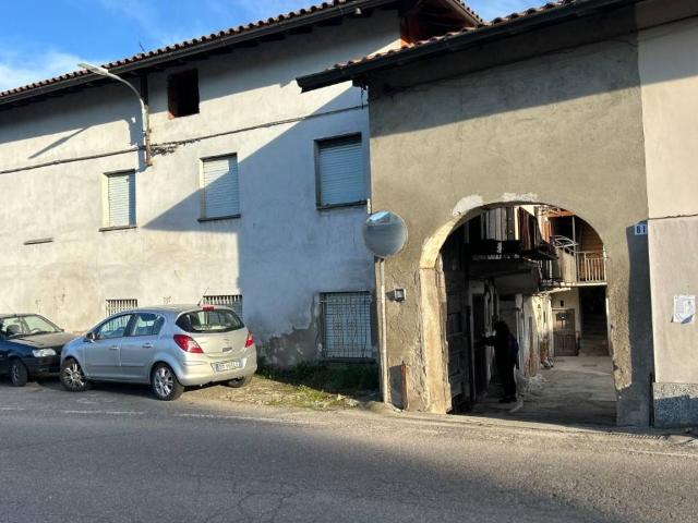 Villa Indipendente in vendita a Monte, Solbiate Arno