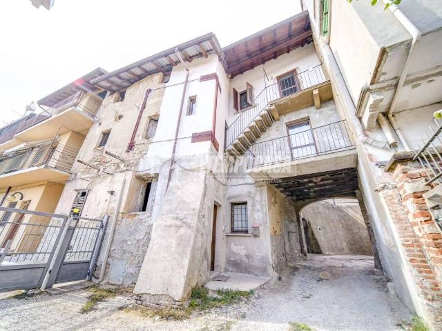 Villa Indipendente in vendita a Monte, Solbiate Arno