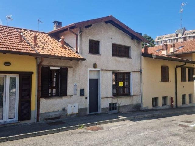 Villa Indipendente in vendita a Monte, Solbiate Arno