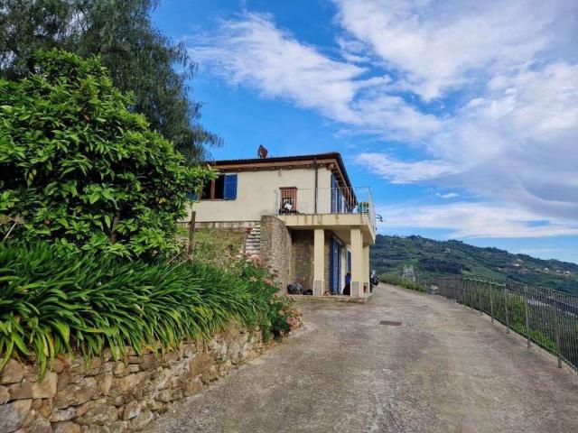 Villa Indipendente in vendita a Soldano, Liguria