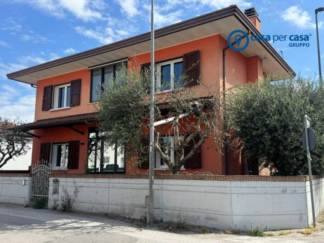 Villa Indipendente in vendita a Arteselle, Solesino