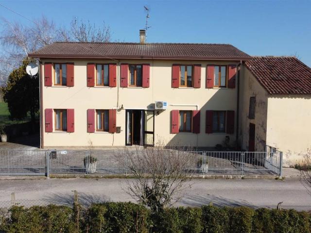Villa Indipendente in vendita a Solesino, Veneto