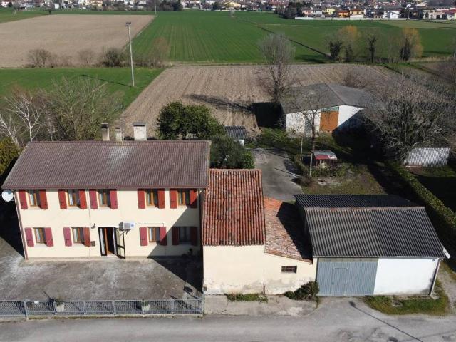 Villa Indipendente in vendita a Solesino, Veneto