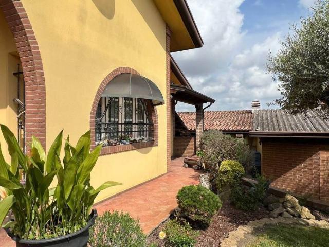 Villa Indipendente in vendita a Solesino, Veneto