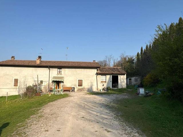Villa Indipendente in vendita a Solferino, Lombardia