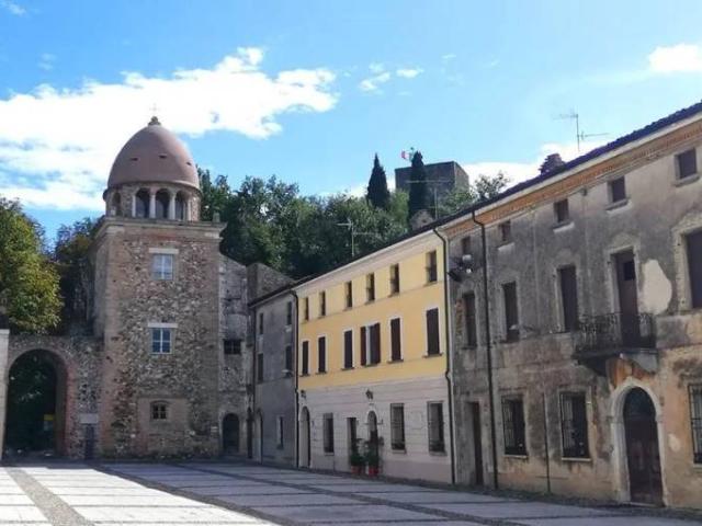 Villa Indipendente in vendita a Solferino, Lombardia