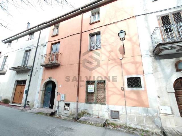 Villa Indipendente in vendita a Solopaca, Campania