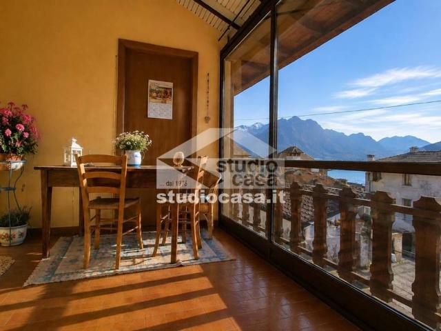 Villa Indipendente in vendita a Solto Collina, Lombardia