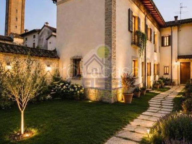 Villa Indipendente in vendita a Somaglia, Lombardia
