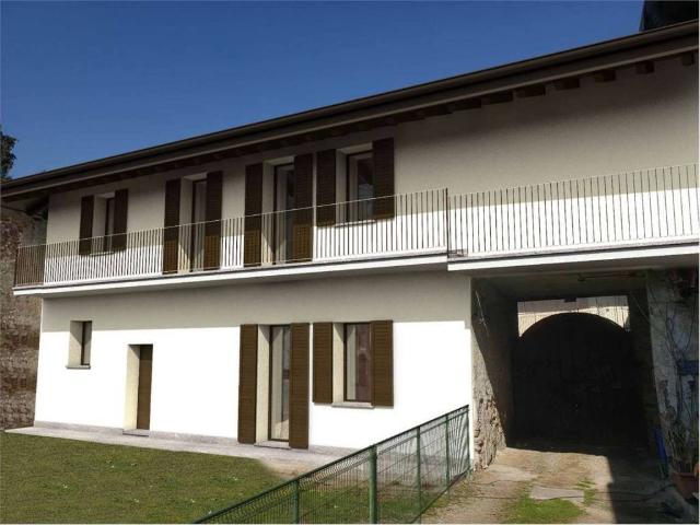 Villa Indipendente in vendita a Mezzana, Somma Lombardo
