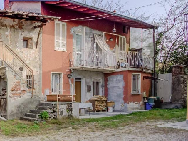 Villa Indipendente in vendita a Somma Lombardo, Lombardia