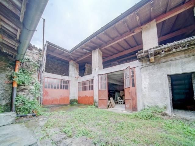Villa Indipendente in vendita a Mezzana, Somma Lombardo